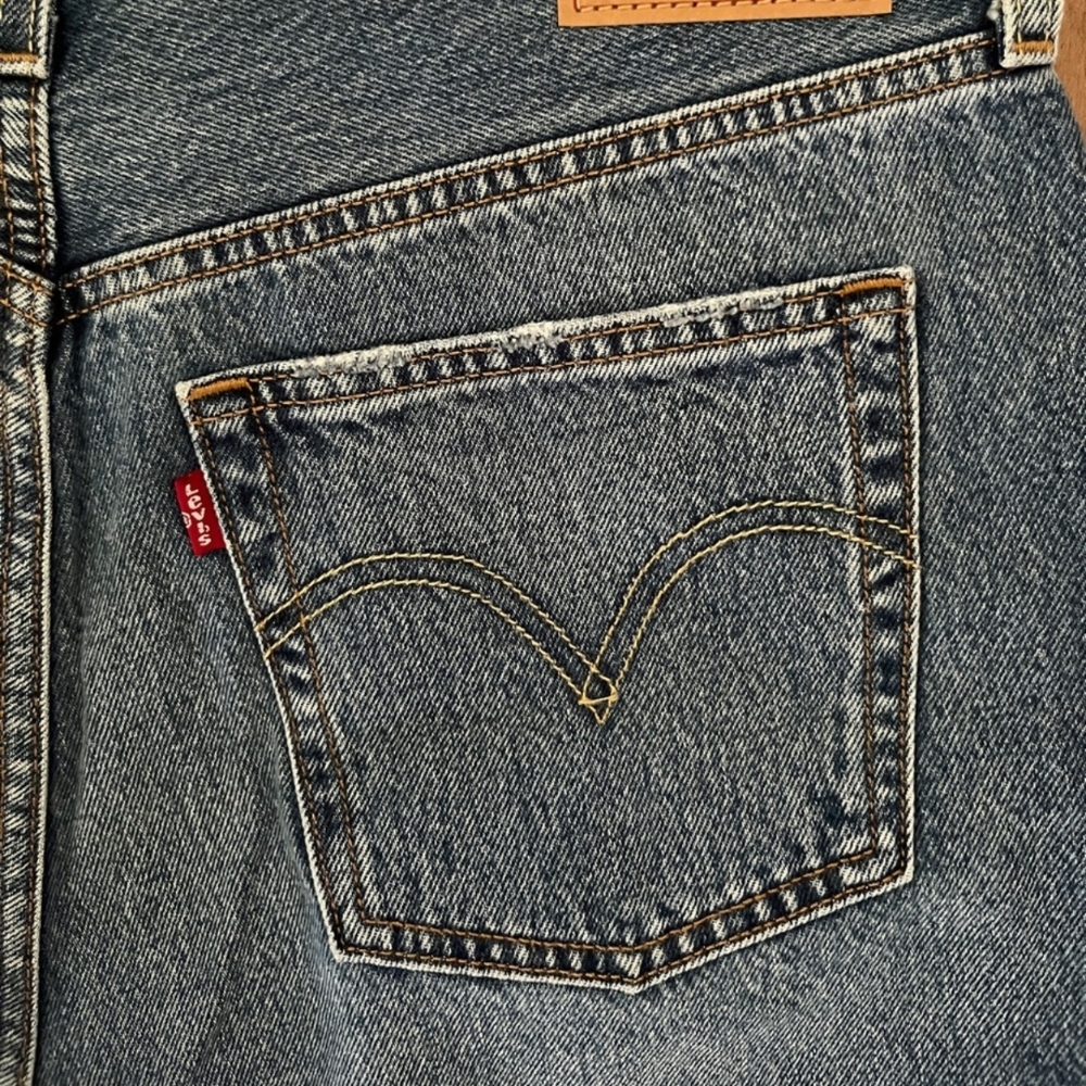 Levi's 501 Mid Thigh Distressed Women's Denim Shorts - Blue New with Tags! - Picture 3 of 9